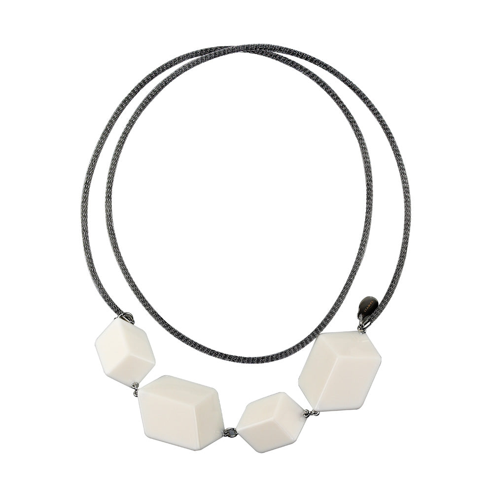 102420_necklace_white_sculpture