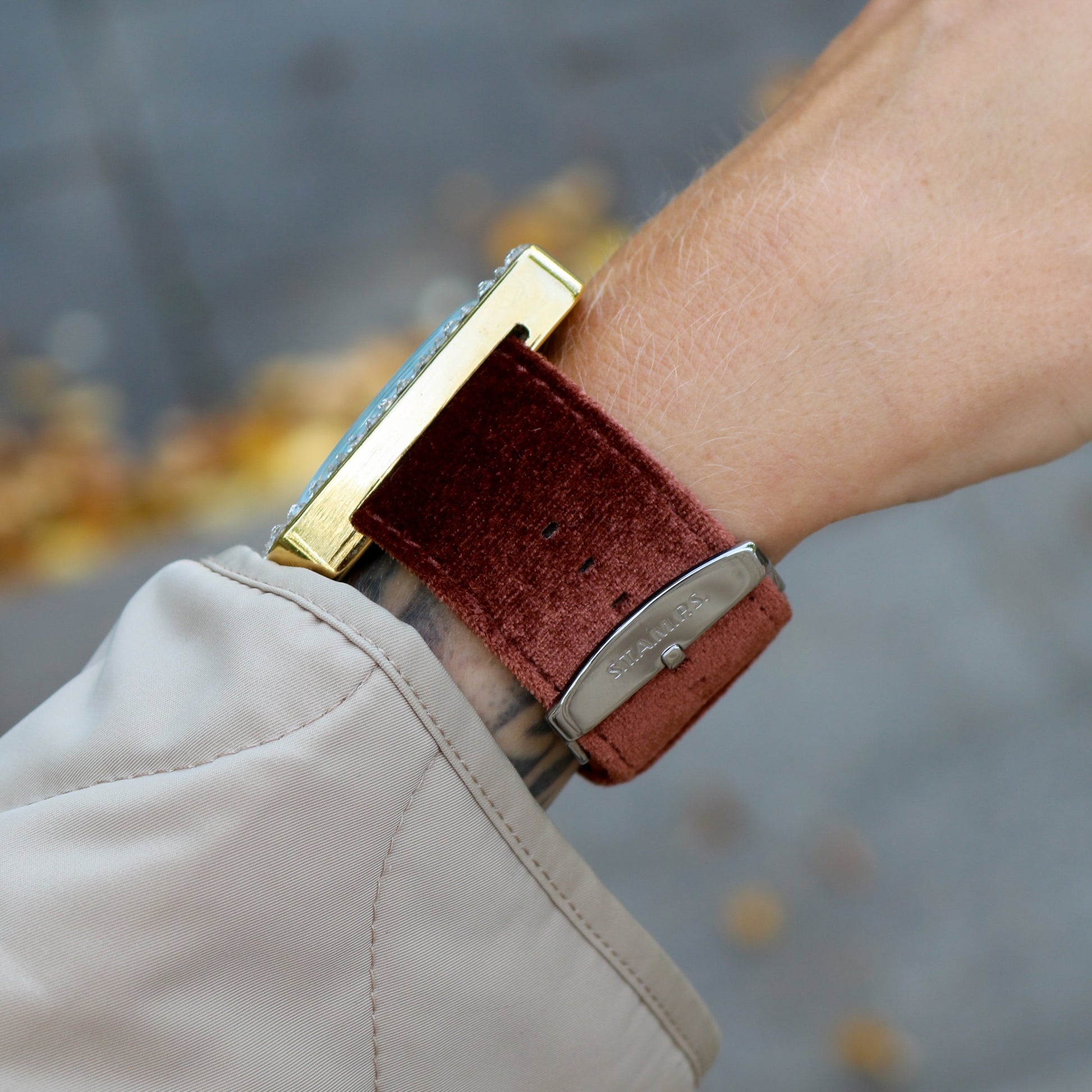 105314_1600_Velvet_Brown