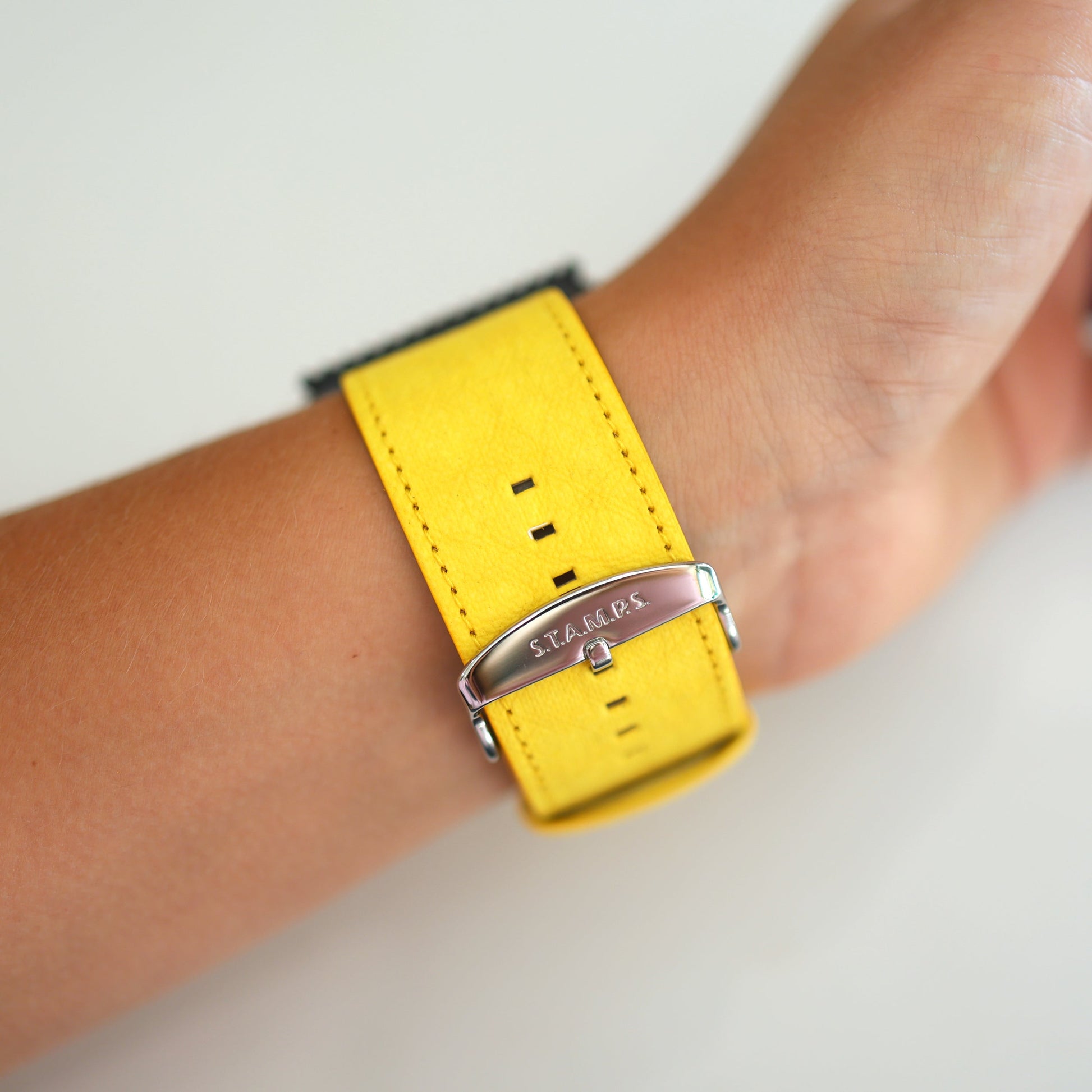 105971_1023_STAMPStexx_Taxi_Yellow