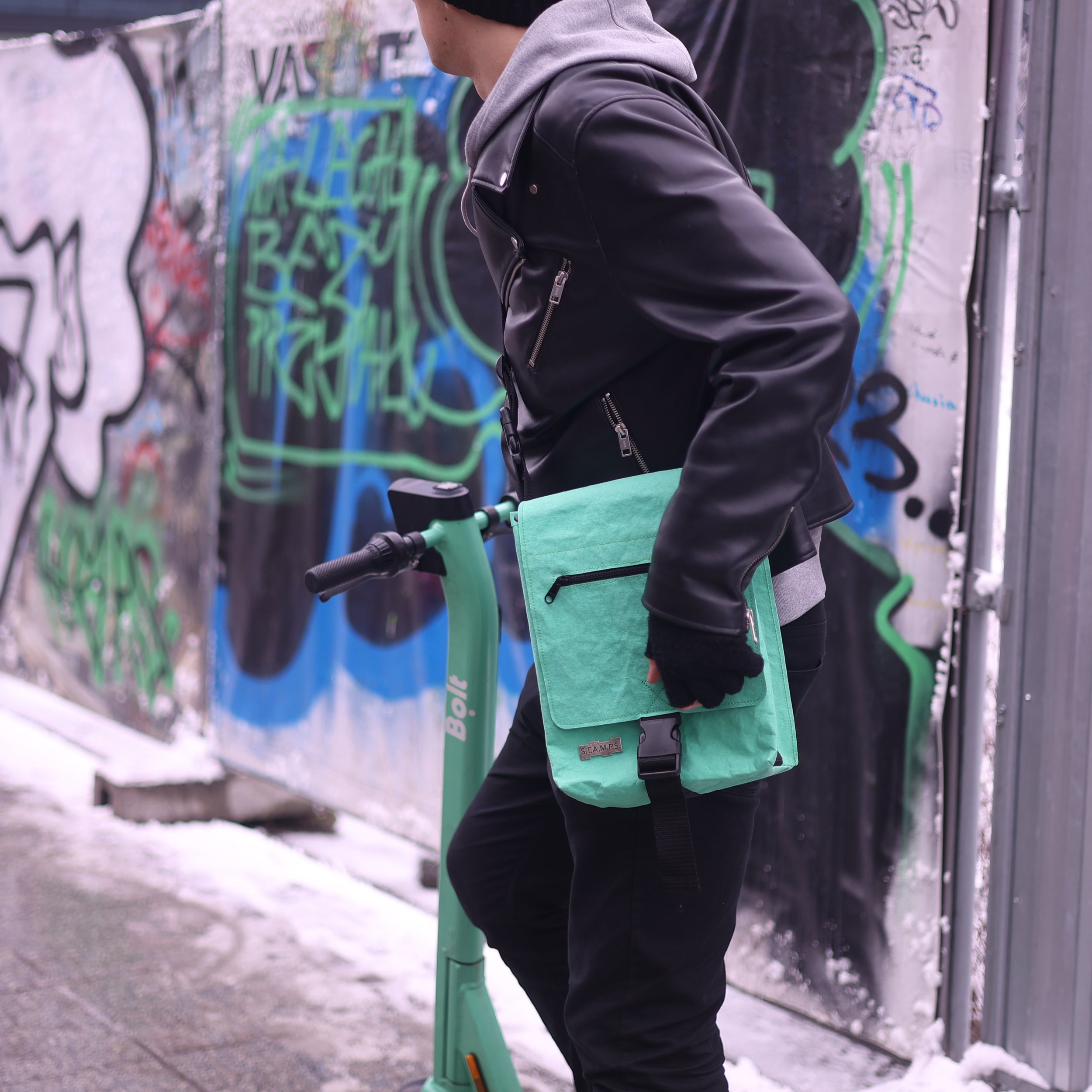 106182_2900_Ben_in_Turquoise_3