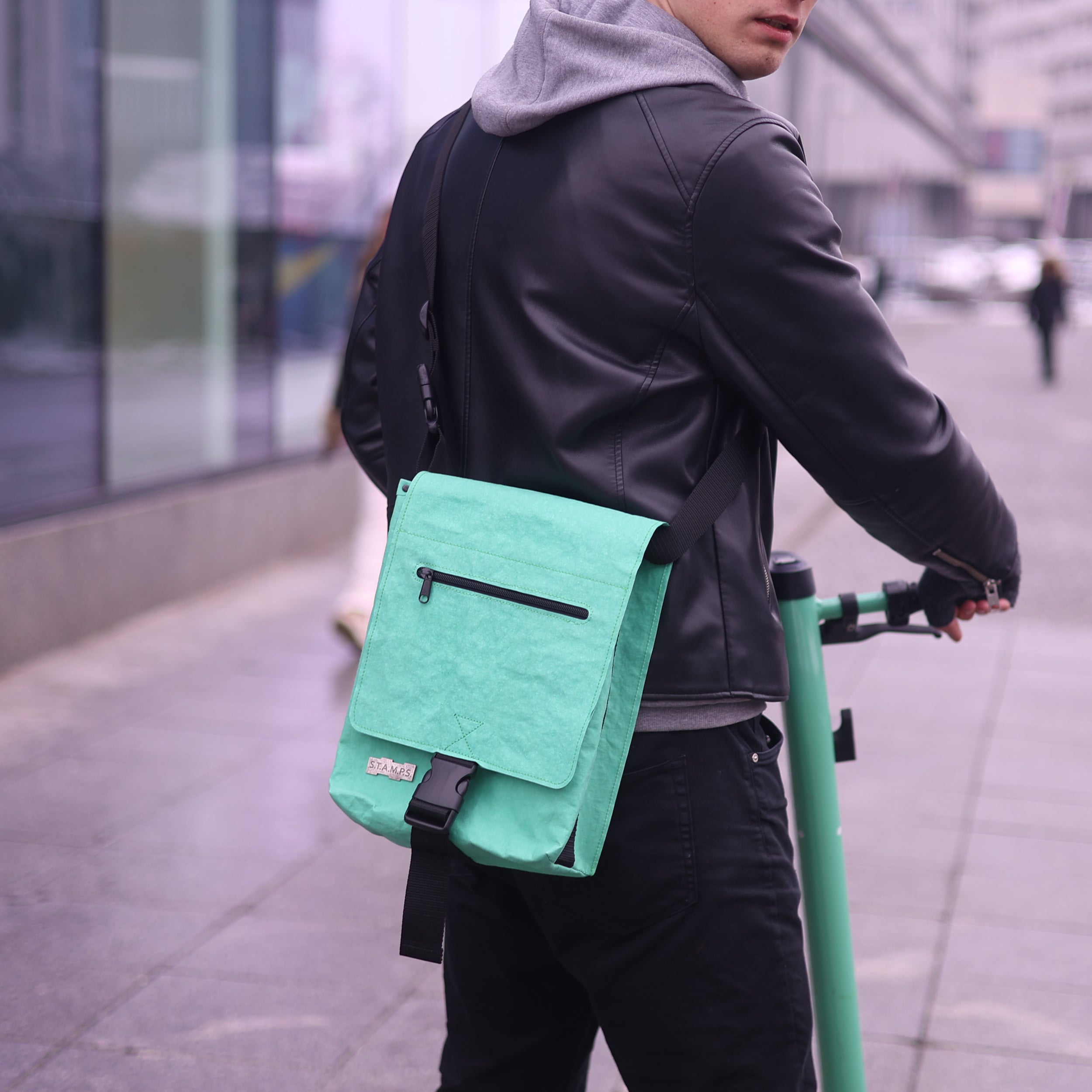 106182_2900_Ben_in_Turquoise_4