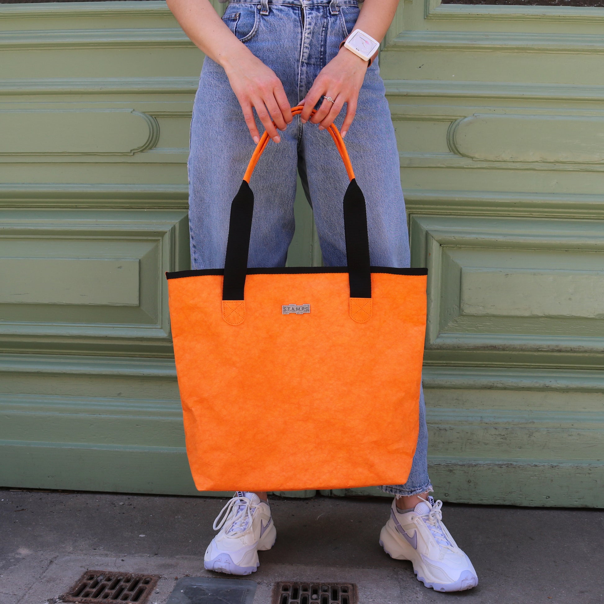 106402_1401_Lone_Tangerine_01