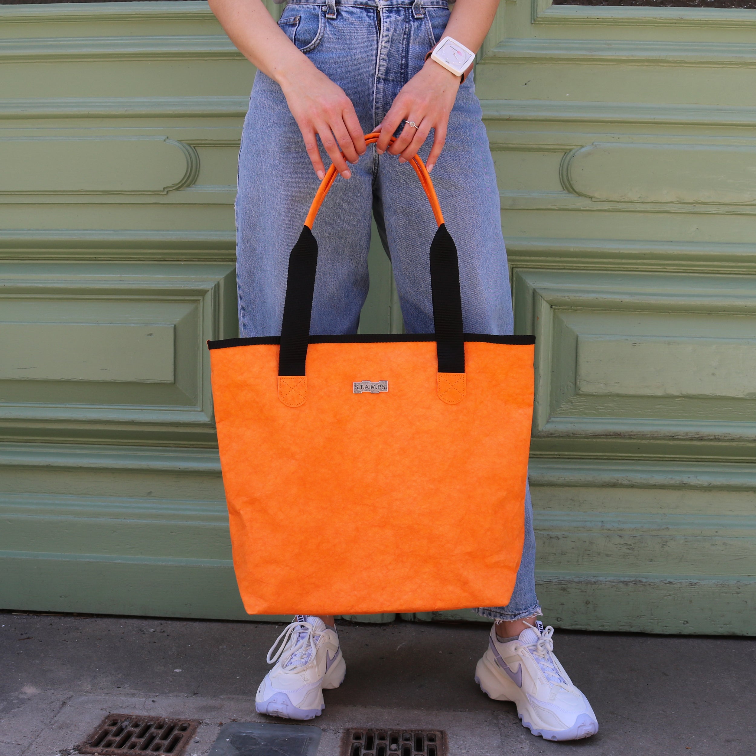 106402_1401_Lone_Tangerine_01