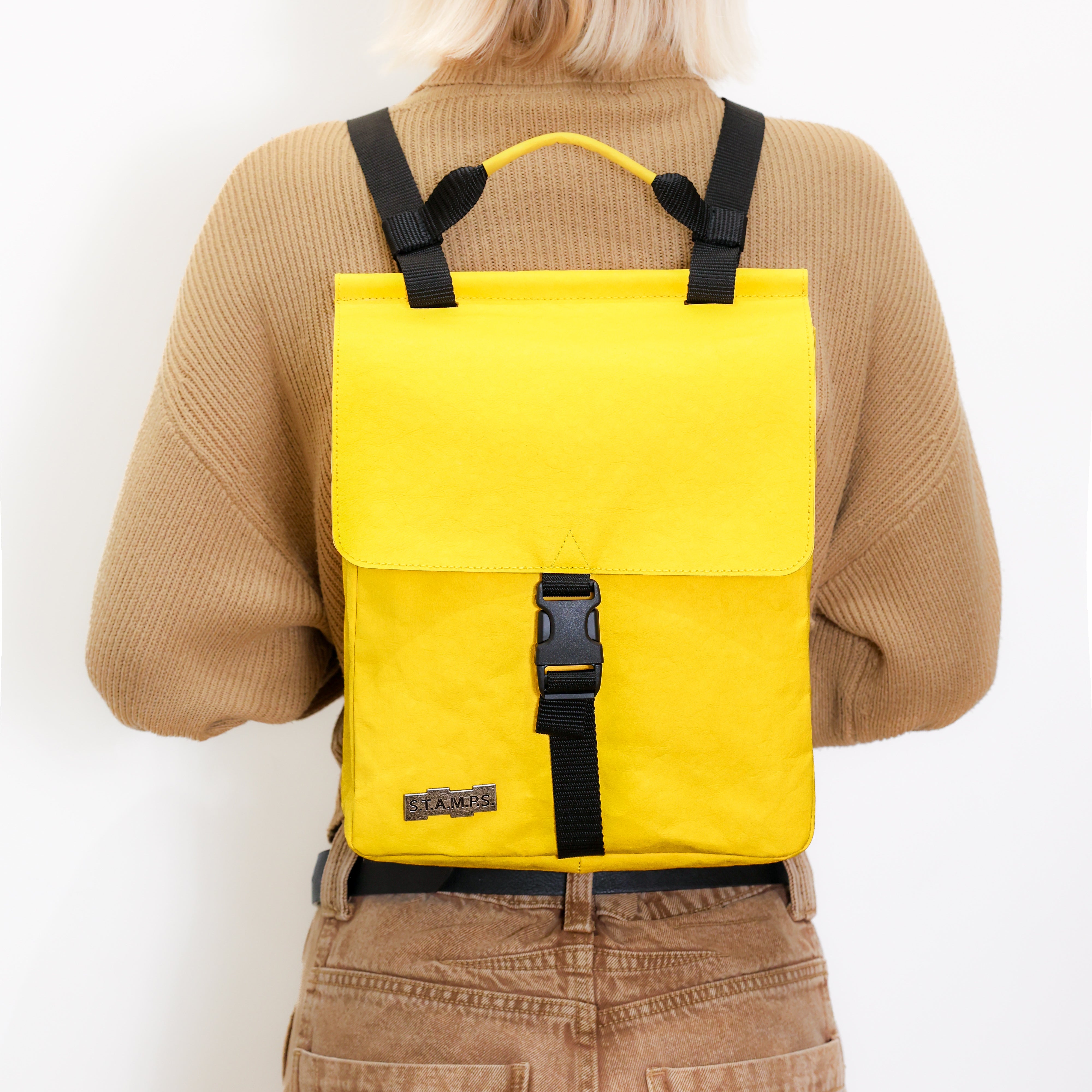 Paavo in Taxi Yellow