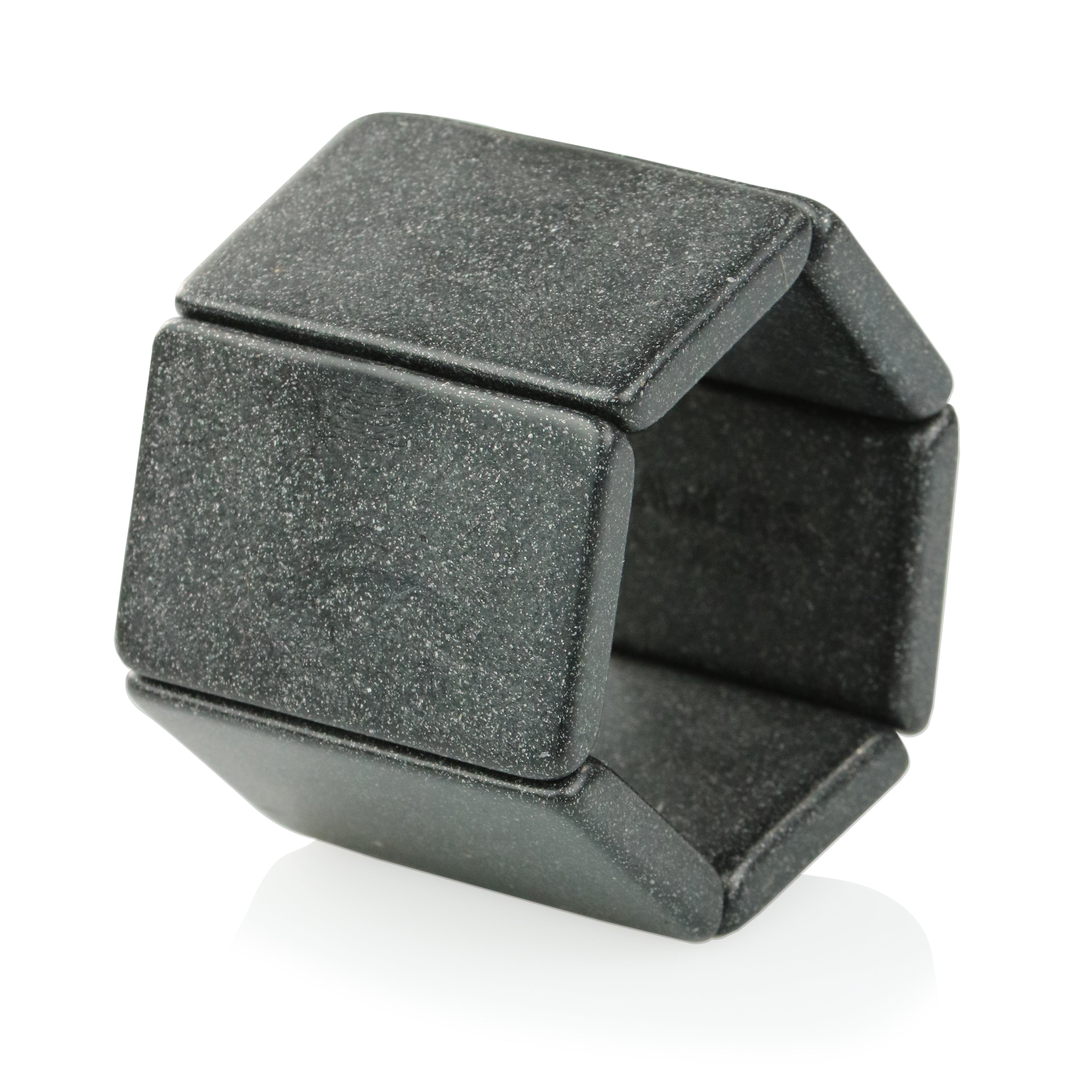 Belta_Tetra_Black_105822_0100o9AH5XnP3Ic0E