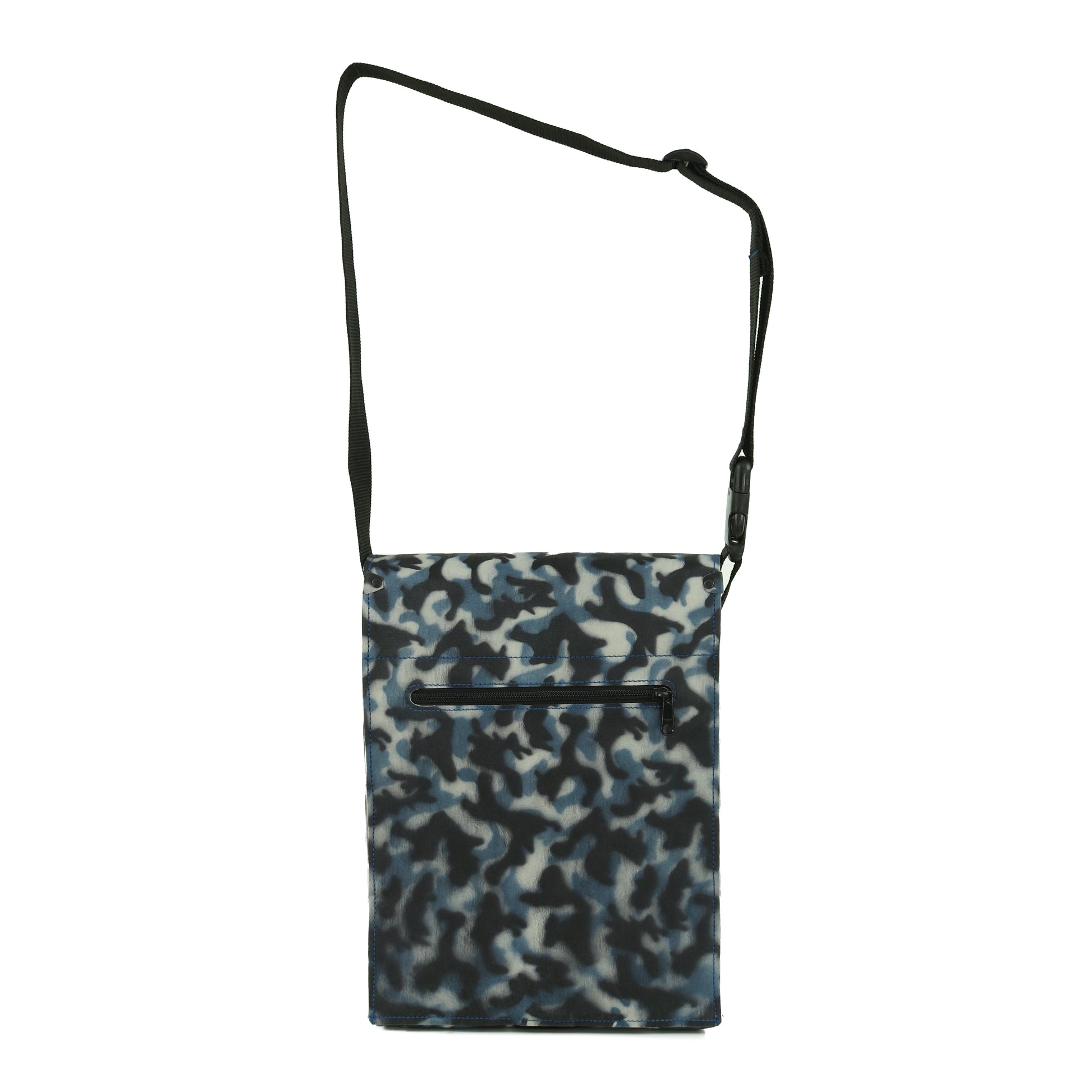 Ben-in-Camo-Blue_106182_2822_02