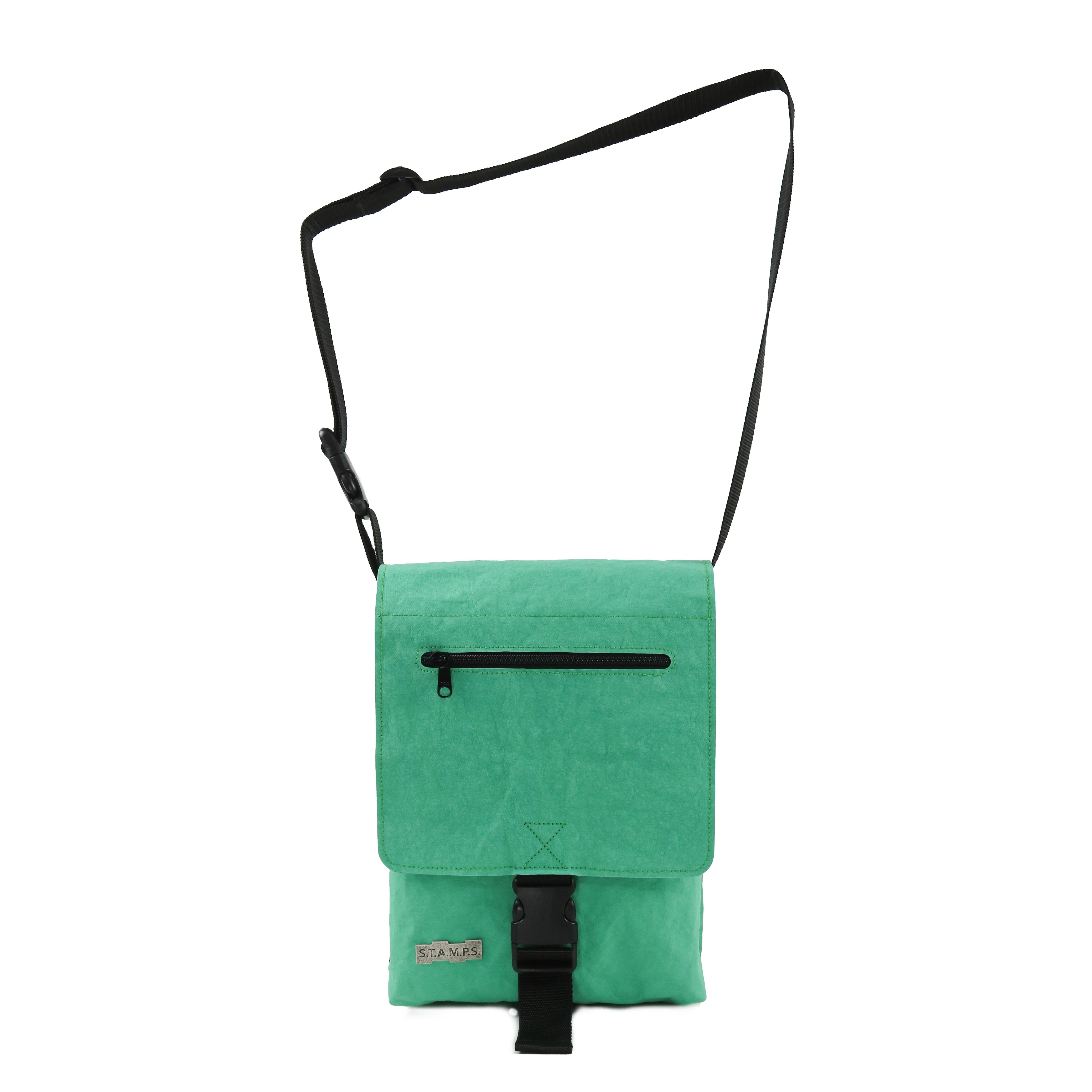 Ben-in-Turqoise_106182_2900_01